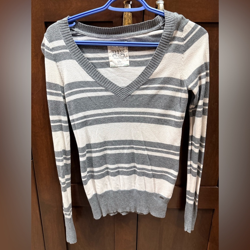 GAP Gray and Cream V-Neck Sweater